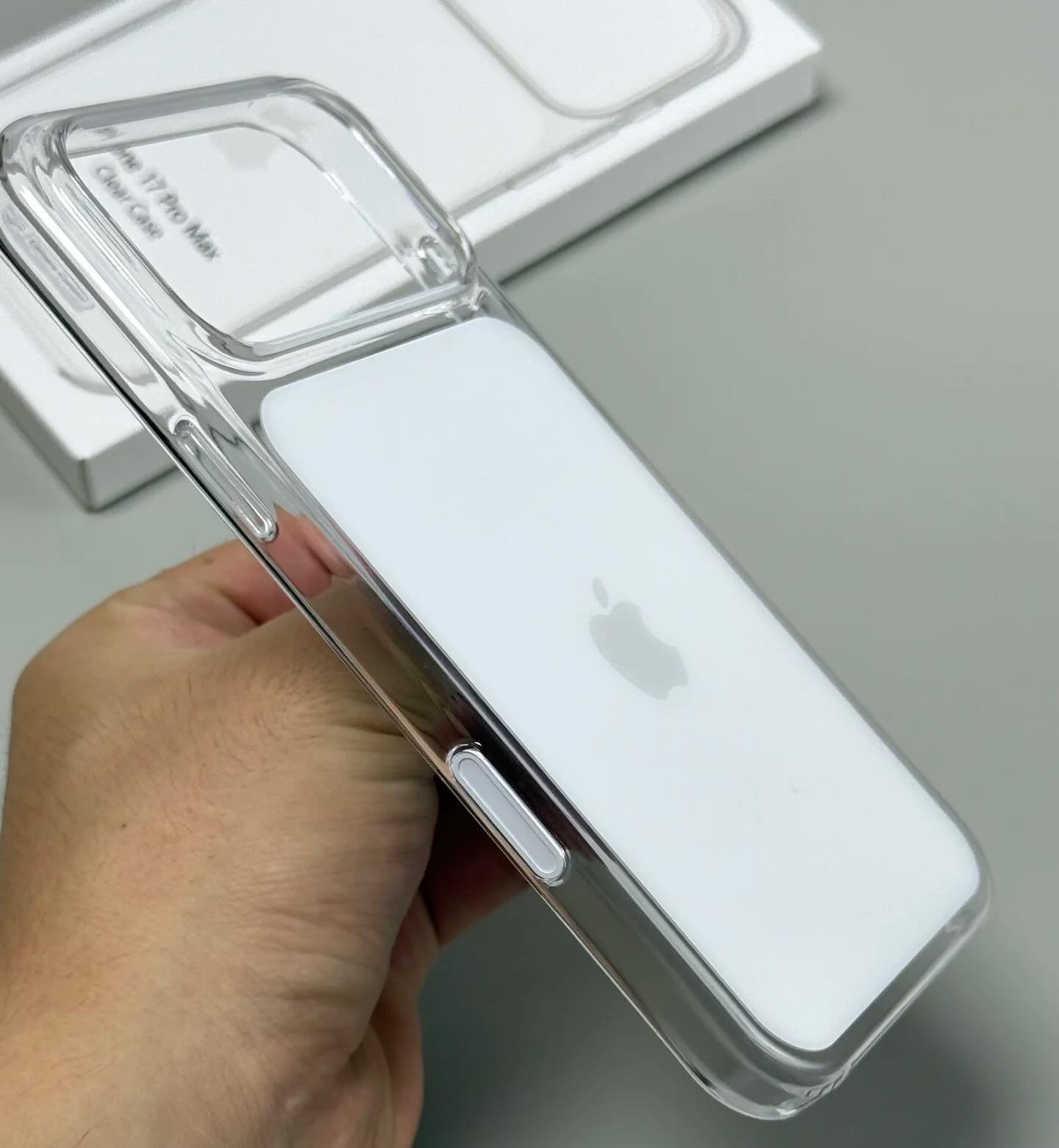 Apple Camera Controller Clear MagSafe Case (Anti Yellow) – iPhone 17 Series - Image 10